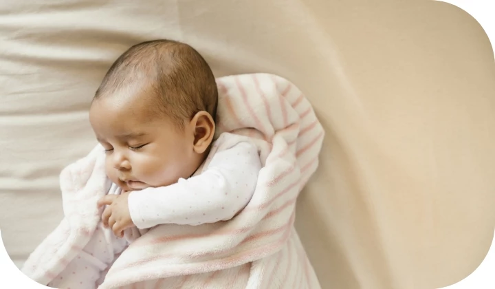 Bain, douceur et câlins : le rituel du coucher de votre bébé